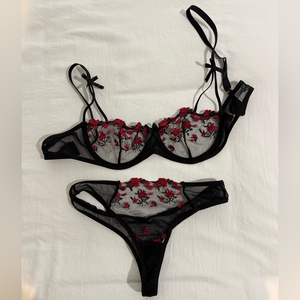 Lingerie 2 piece set with beautiful details
